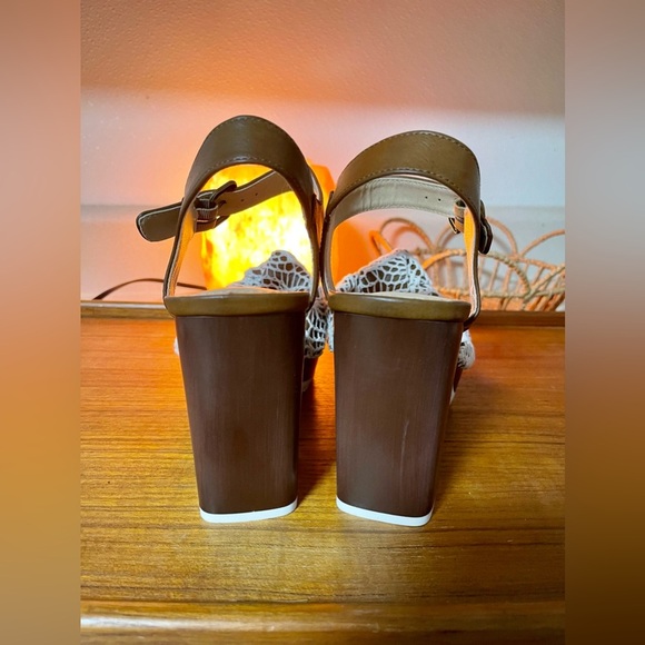 Cato comfort size 8 sandal - Picture 6 of 7